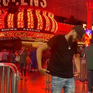 Meet your Posher, Eric